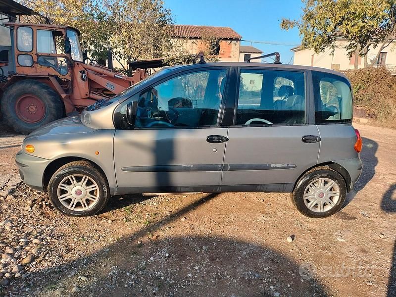 Grigio Usata 2001 Fiat Multipla Monovolume | 1800 € (Molto cara) - Immagine 1/4