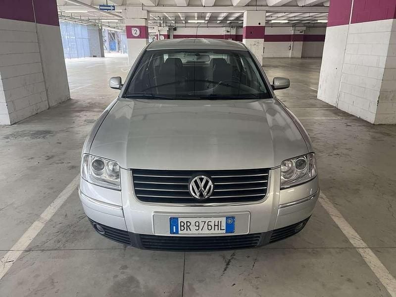 Usata 2000 VW Passat Comfortline Tre volumi | 5000 € - Immagine 1/4