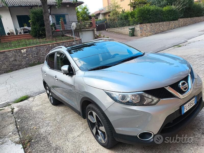 Usata Nissan Qashqai Tekna 110 CV (80 kW) 2017 Grigio SUV