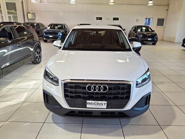 Usata Audi Q2 Business 116 CV (85 kW) 2022 Bianco pastello SUV