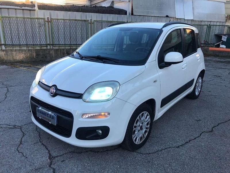 Bianco Usata 2012 Fiat Panda Lounge Tre volumi | 6000 € (Buon prezzo) - Immagine 1/4