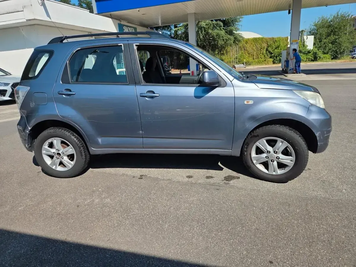 Usata Daihatsu Terios 104 CV (76 kW) 2010 Grigio SUV