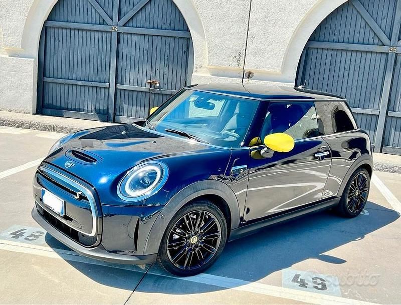 Blu Usata 2021 Mini Cooper SE Utilitaria | 23.900 € - Immagine 1/4