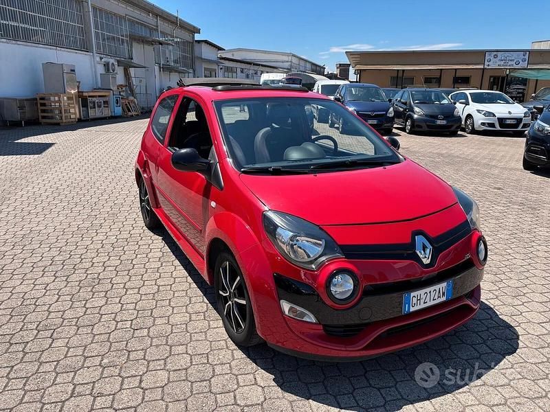 Rosso Usata 2012 Renault Twingo Due volumi | 4990 € (Buon prezzo) - Immagine 1/4