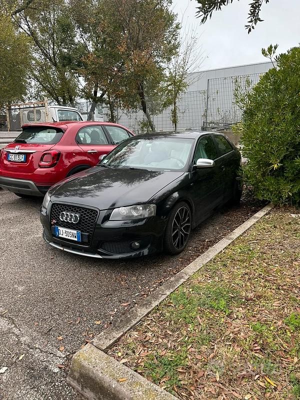 Nero Usata 2007 Audi S3 Tre volumi | 16.000 € (Buon prezzo) - Immagine 1/4