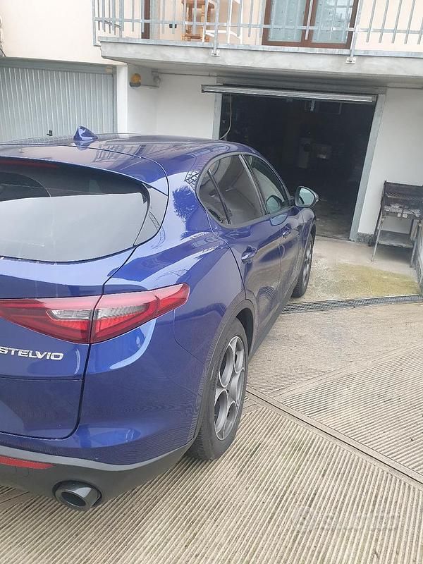 Usata Alfa Romeo Stelvio 190 CV (139 kW) 2022 Blu SUV