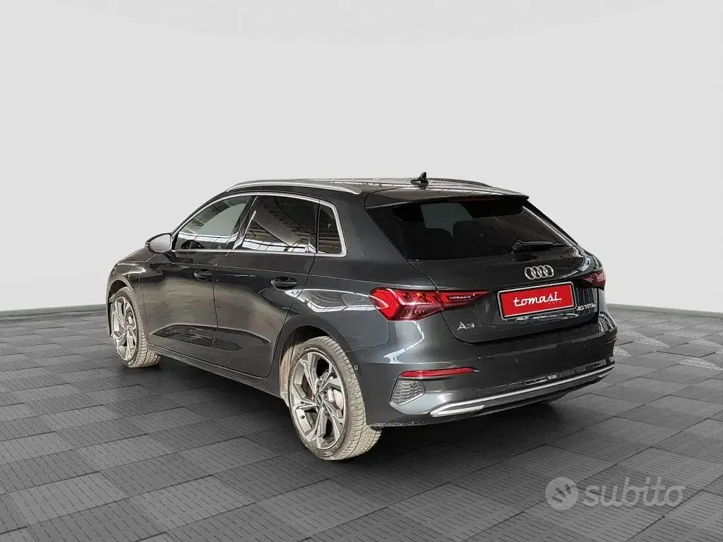 Usata Audi A3 e-tron Business 150 CV (110 kW) 2021 Grigio Utilitaria