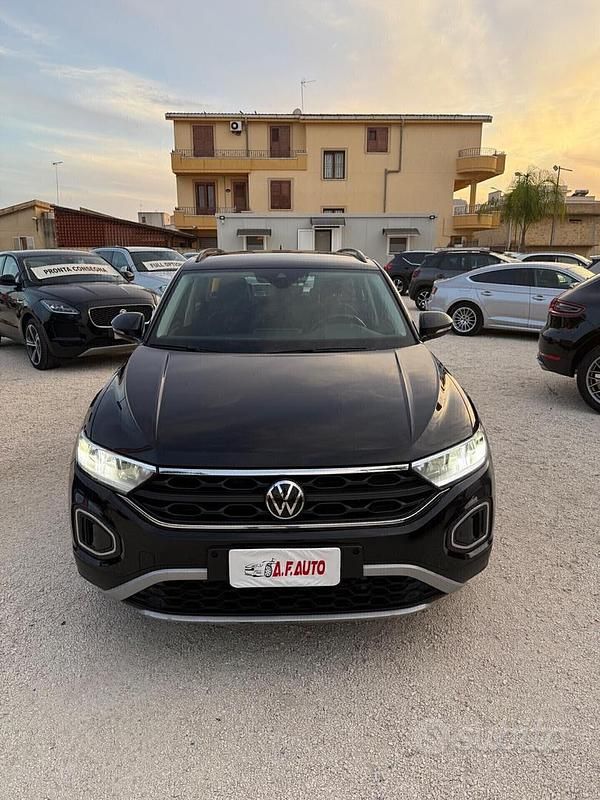 Usata VW T-Roc Advance 150 CV (110 kW) 2022 Nero SUV