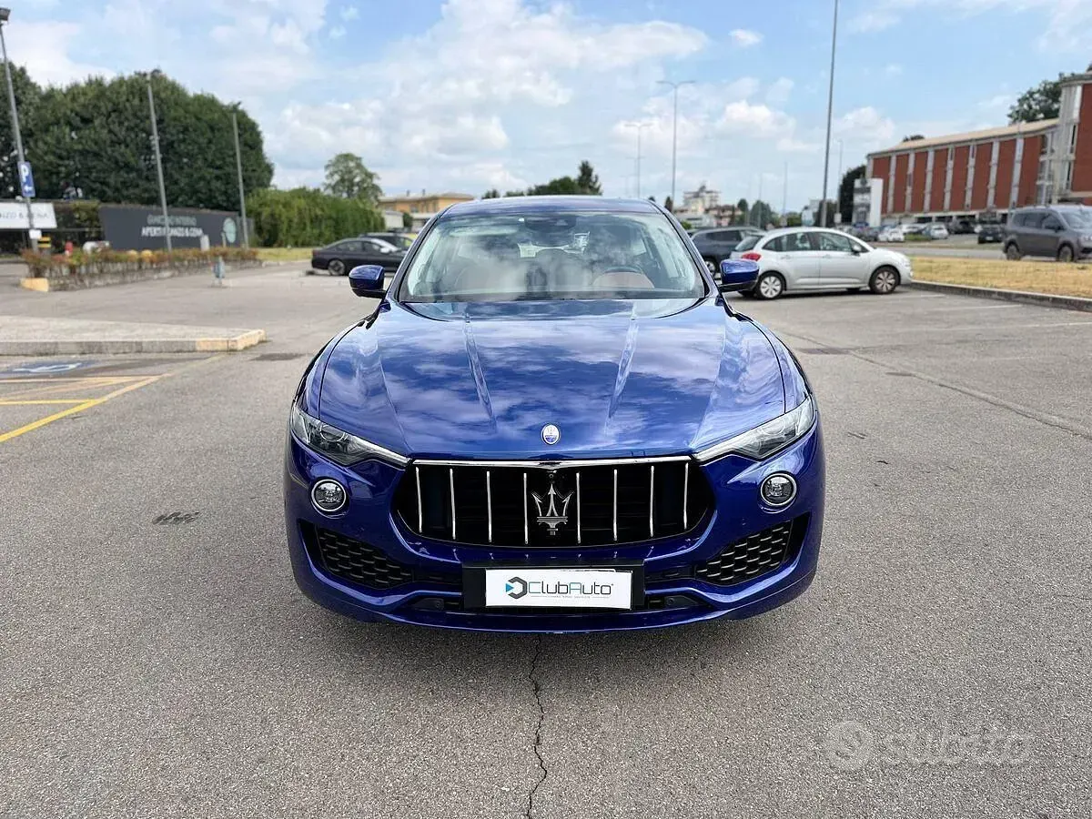 Usata Maserati Levante 275 CV (202 kW) 2018 Bluazzurro SUV