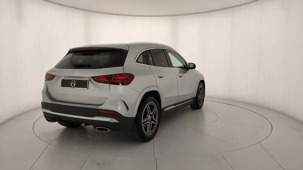 Usata Mercedes GLA200 Advanced Plus 150 CV (110 kW) 2024 Grigio SUV