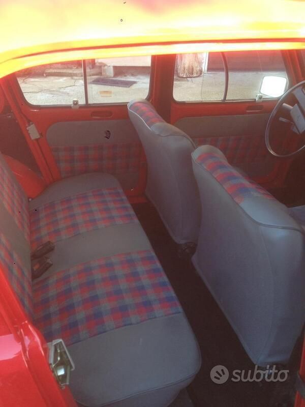 Usata Renault R4 33 CV (24 kW) 1986 Rosso Utilitaria