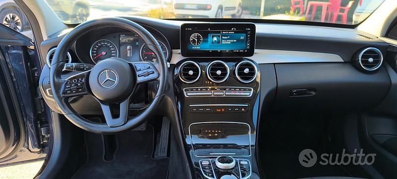 Usata Mercedes C180 122 CV (89 kW) 2019 Blu Station wagon