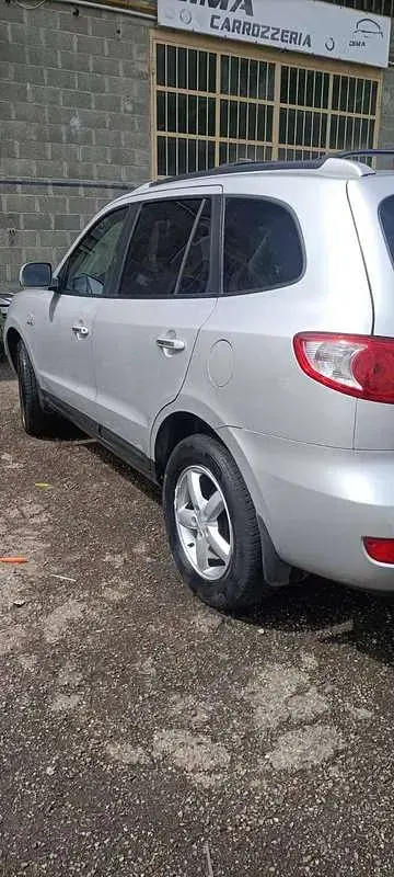 Usata Hyundai Santa Fe Active 155 CV (114 kW) 2009 Argento SUV