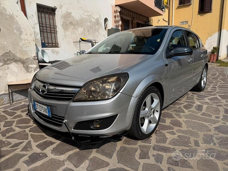 Usata Opel Astra Cosmo 101 CV (74 kW) 2008 Berlina