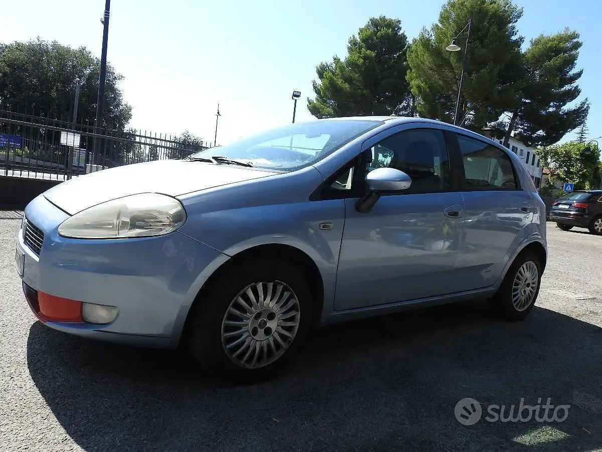 Usata Fiat Grande Punto Dynamic 64 CV (47 kW) 2006 Utilitaria