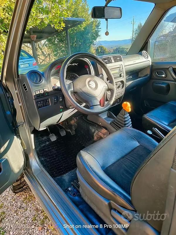Usata Suzuki Jimny 457 CV (336 kW) 2007 SUV