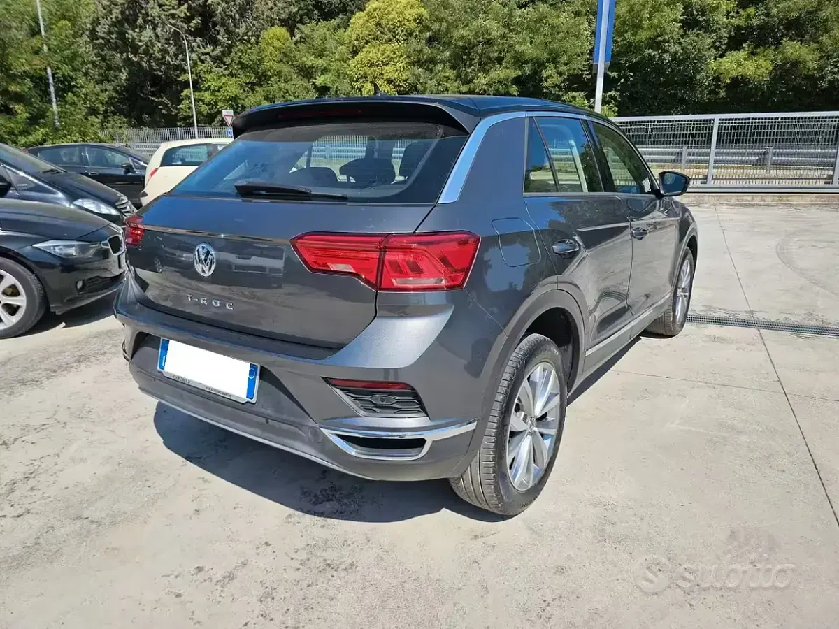 Usata VW T-Roc Style 150 CV (110 kW) 2019 Grigio SUV
