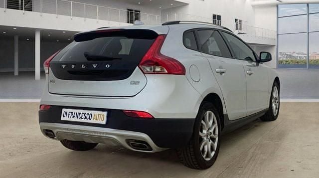 Usata Volvo V40 CC Business Edition 120 CV (88 kW) 2018 Argento metallizzato Station wagon