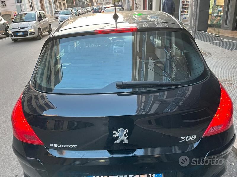 Usata Peugeot 308 110 CV (80 kW) 2009 Nero Berlina