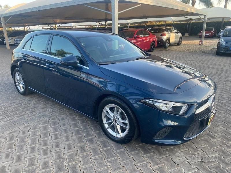Usata Mercedes A180 116 CV (85 kW) 2020 Blu Berlina