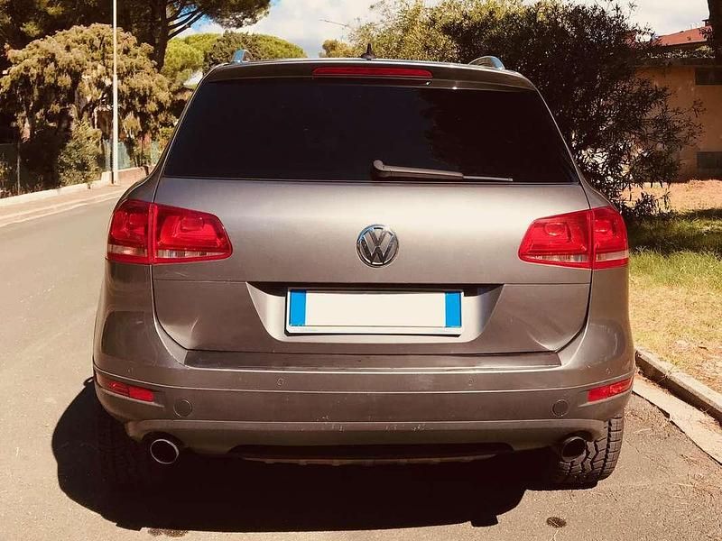Usata VW Touareg 239 CV (175 kW) 2011 Grigio SUV