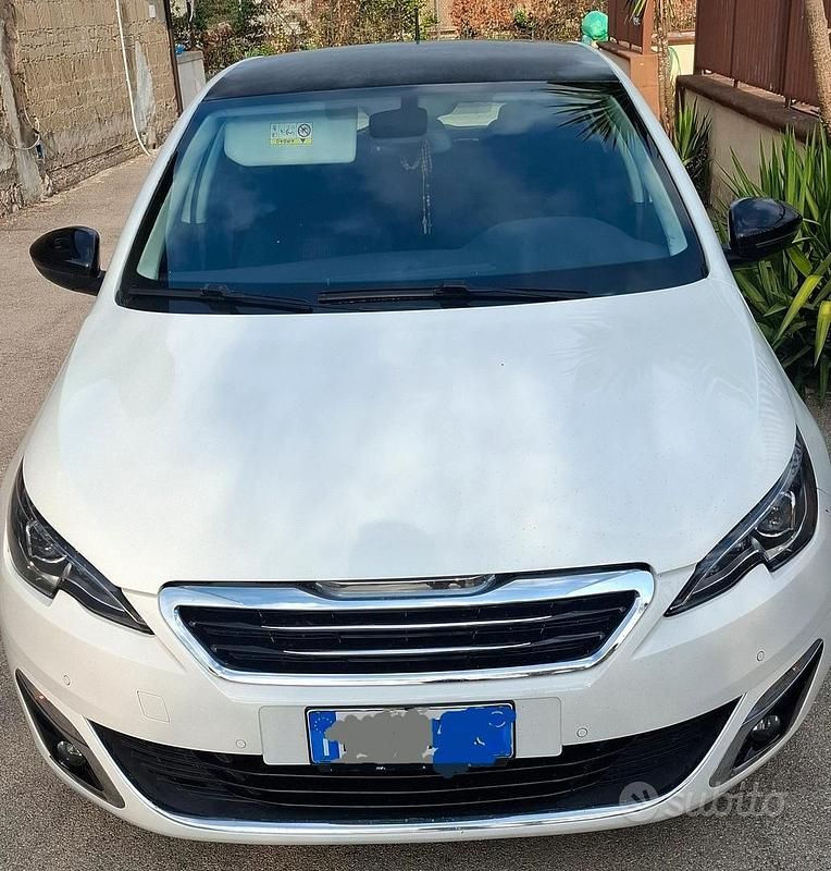 Bianco Usata 2014 Peugeot 308 Due volumi | 7000 € (Buon prezzo) - Immagine 1/4
