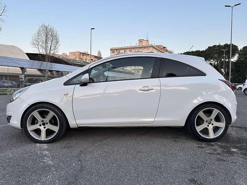Usata Opel Corsa Sport 80 CV (58 kW) 2009 Bianco Utilitaria