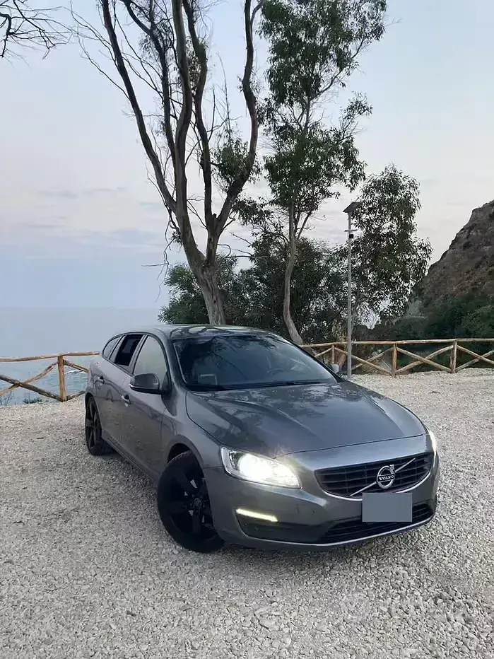 Usata Volvo V60 120 CV (88 kW) 2017 Station wagon