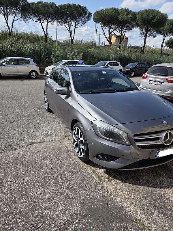 Usata Mercedes A180 109 CV (80 kW) 2015 Berlina