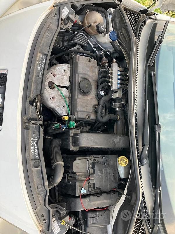 Usata Peugeot 207 88 CV (64 kW) 2011 Bianco Berlina