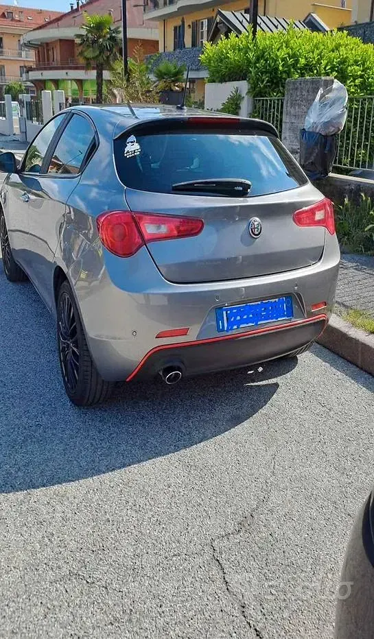 Usata Alfa Romeo Giulietta 120 CV (88 kW) 2017 Grigio Utilitaria