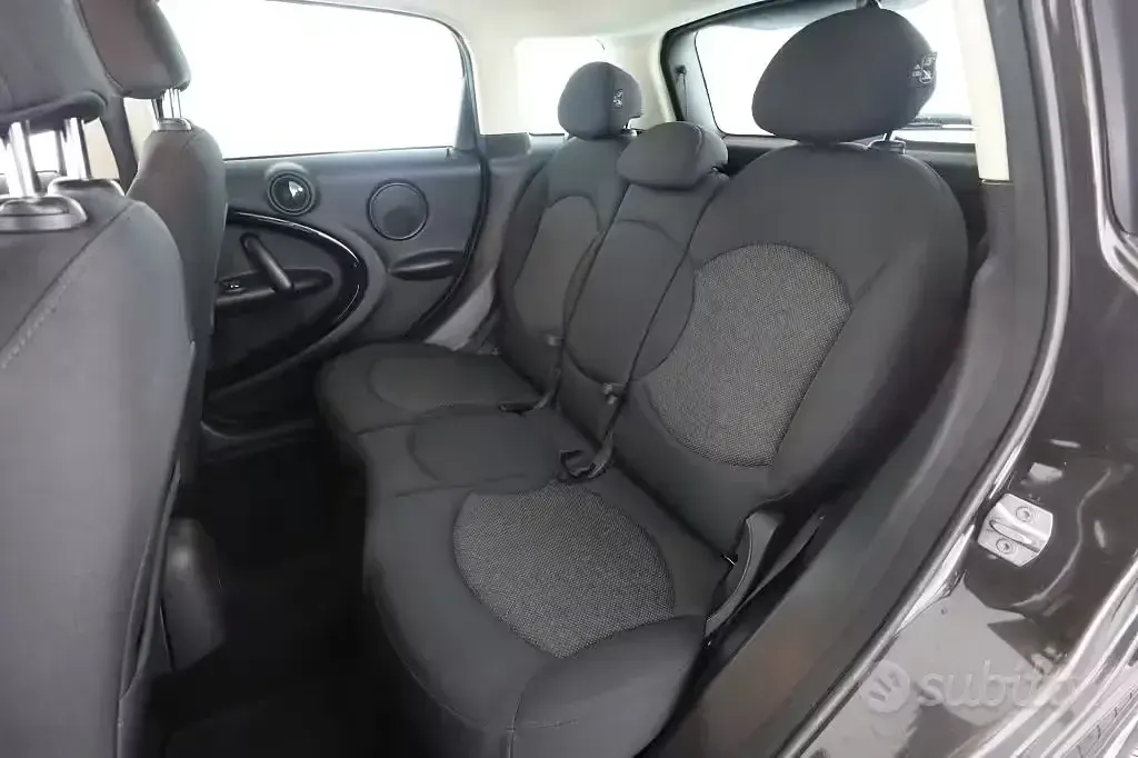 Usata Mini One Countryman 98 CV (72 kW) 2015 Midnight grey SUV