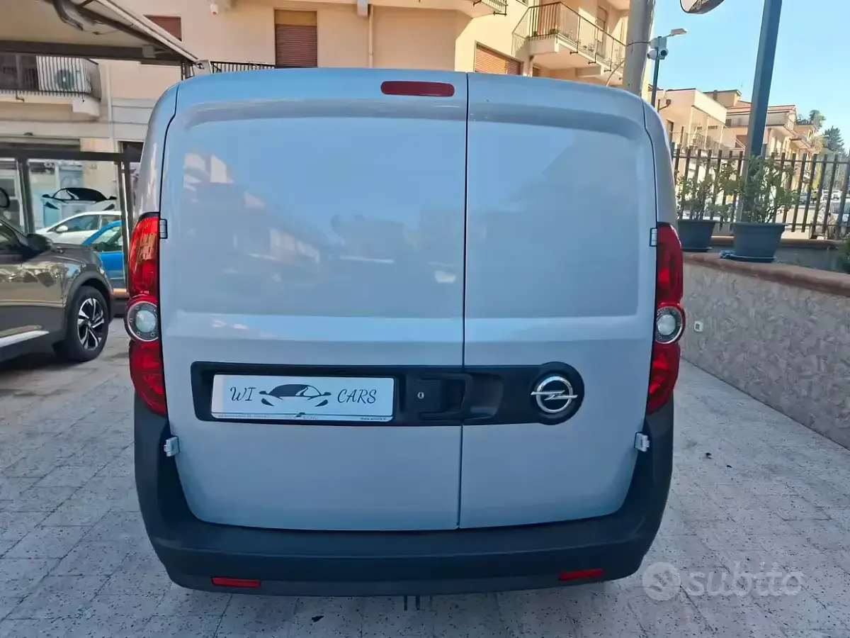 Usata Opel Combo 95 CV (69 kW) 2018 Grigio Monovolume