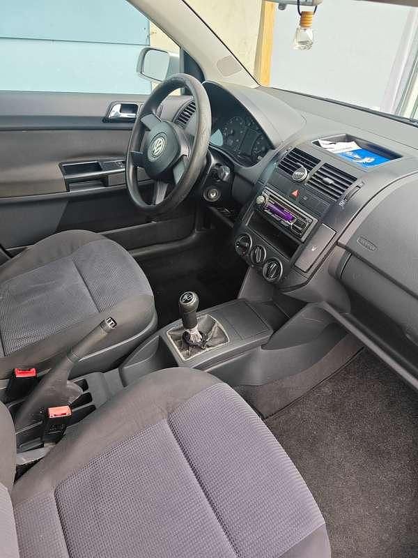 Usata VW Polo Trendline 64 CV (47 kW) 2002 Argento Berlina
