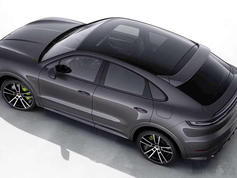 Usata Porsche Cayenne 470 CV (345 kW) 2024 3m grigio quarzite metallizzat SUV