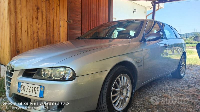 Usata Alfa Romeo 156 Distinctive 140 CV (102 kW) 2004 Grigio Station wagon