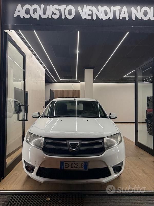Usata Dacia Sandero Ambiance 75 CV (55 kW) 2015 Bianco Berlina