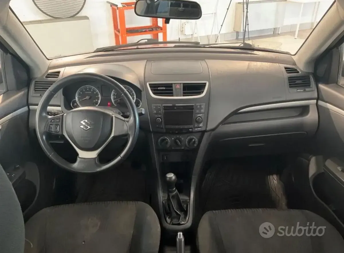 Usata Suzuki Swift 95 CV (69 kW) 2010 Rosso Utilitaria