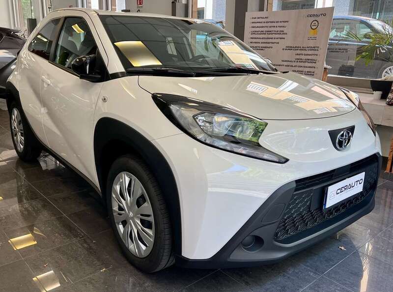 Nuova Toyota Aygo X Active 72 CV (52 kW) 2025 Bianco SUV