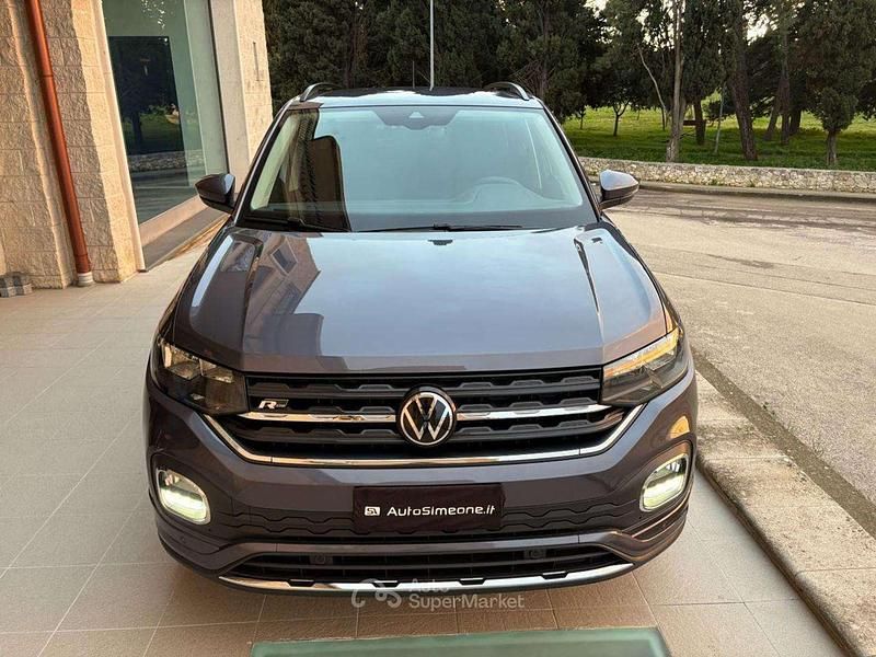 Usata VW T-Cross R-line 110 CV (80 kW) 2022 Grigio scuro SUV