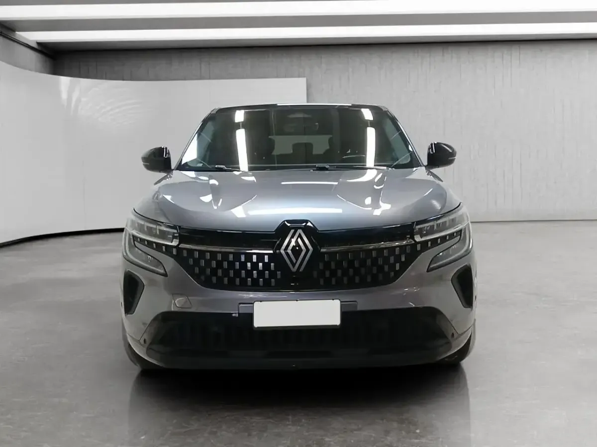 Usata Renault Clio V Techno 200 CV (147 kW) 2023 Grigio Utilitaria