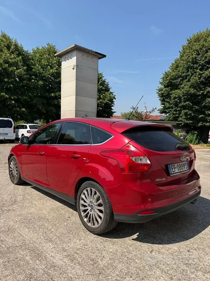 Usata Ford Focus Titanium 150 CV (110 kW) 2011 Rosso Berlina