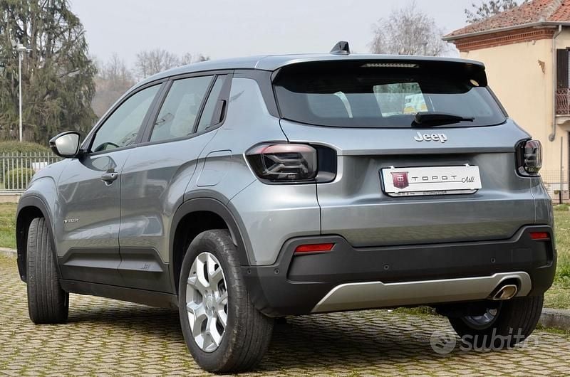 Usata Jeep Avenger Altitude 101 CV (74 kW) 2023 Grigio SUV