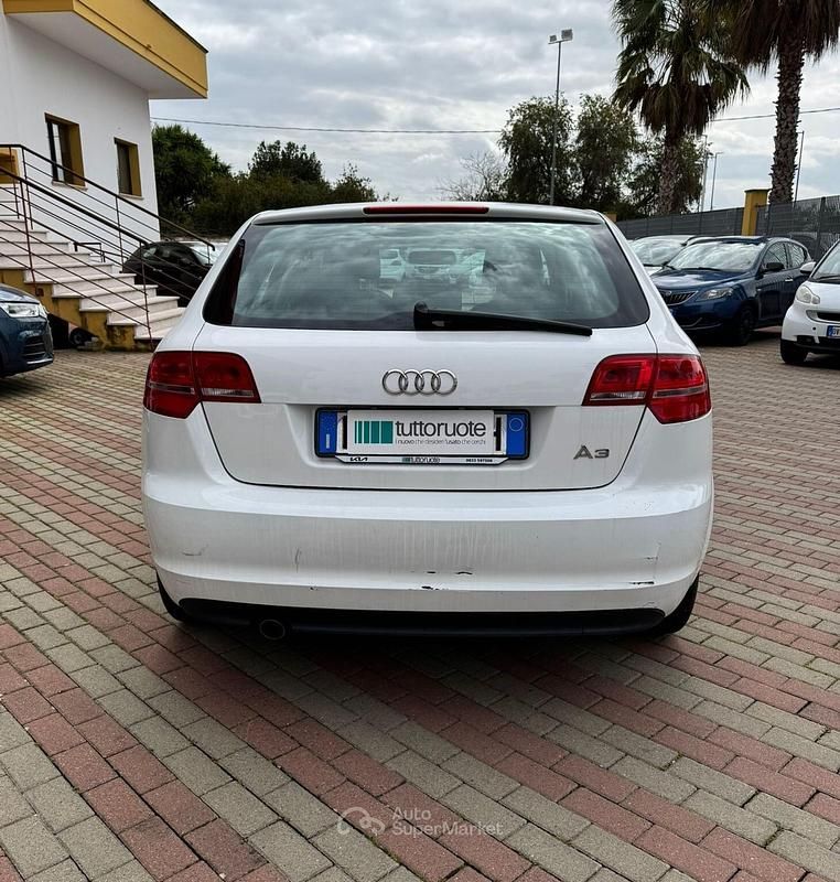 Begagnad Audi A3 90 HK (66 kW) 2012 Vit Halvkombi