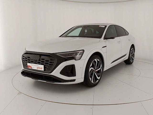 Bianco ghiaccio metallizzato Usata 2024 Audi Q8 Sportback e-tron S-Line SUV | 65.500 € - Immagine 1/4