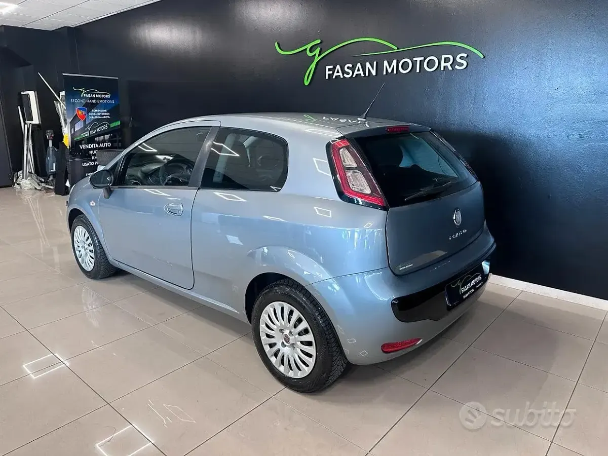 Usata Fiat Punto Evo Dynamic 69 CV (50 kW) 2011 Grigio Utilitaria