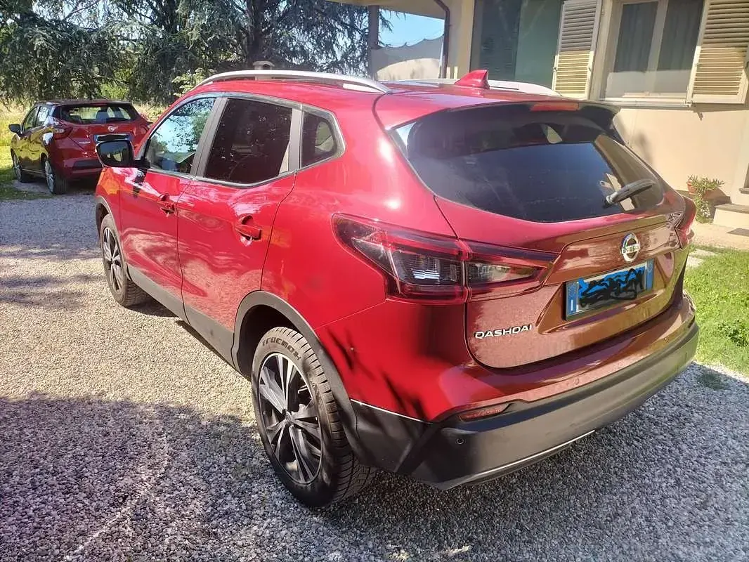 Usata Nissan Qashqai N-Connecta 116 CV (85 kW) 2020 Rosso SUV