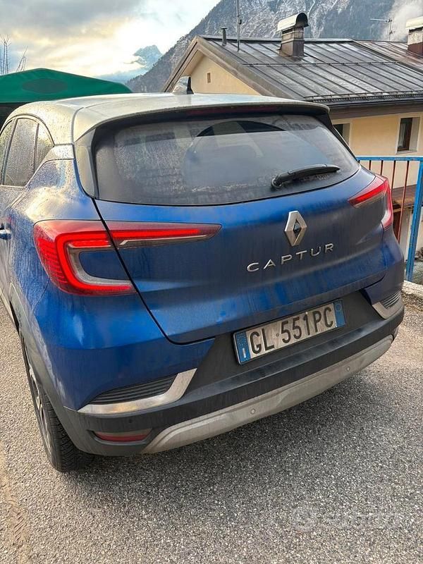 Usata Renault Captur 90 CV (66 kW) 2022 Blu SUV