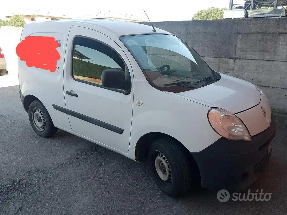 Usata Renault Kangoo 65 CV (47 kW) 2009 Bianco Monovolume