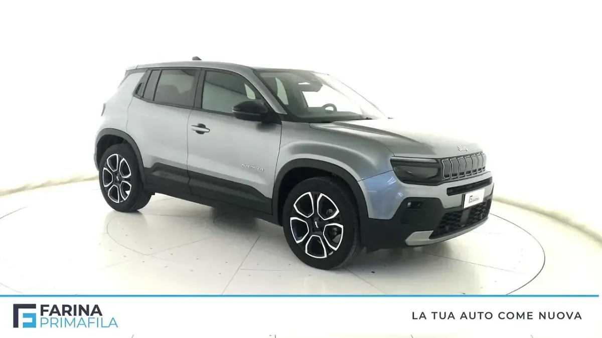Begagnad Jeep Avenger Summit 100 HK (73 kW) 2025 Grå SUV